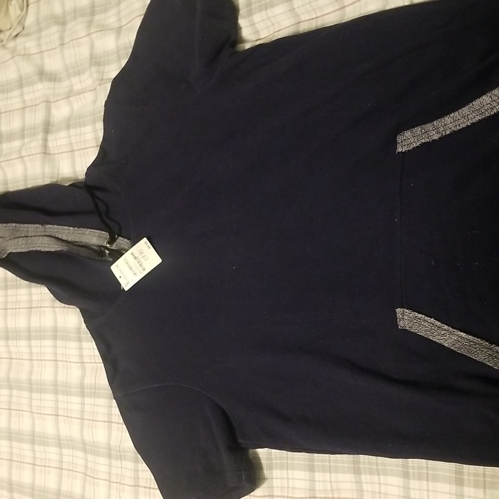 Short sleeved hoodie